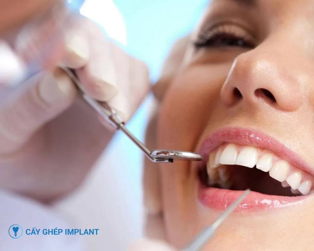 biến chứng khi trồng răng implant