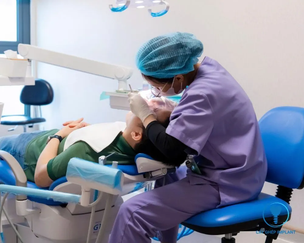 trẻ em có trồng răng implant được không