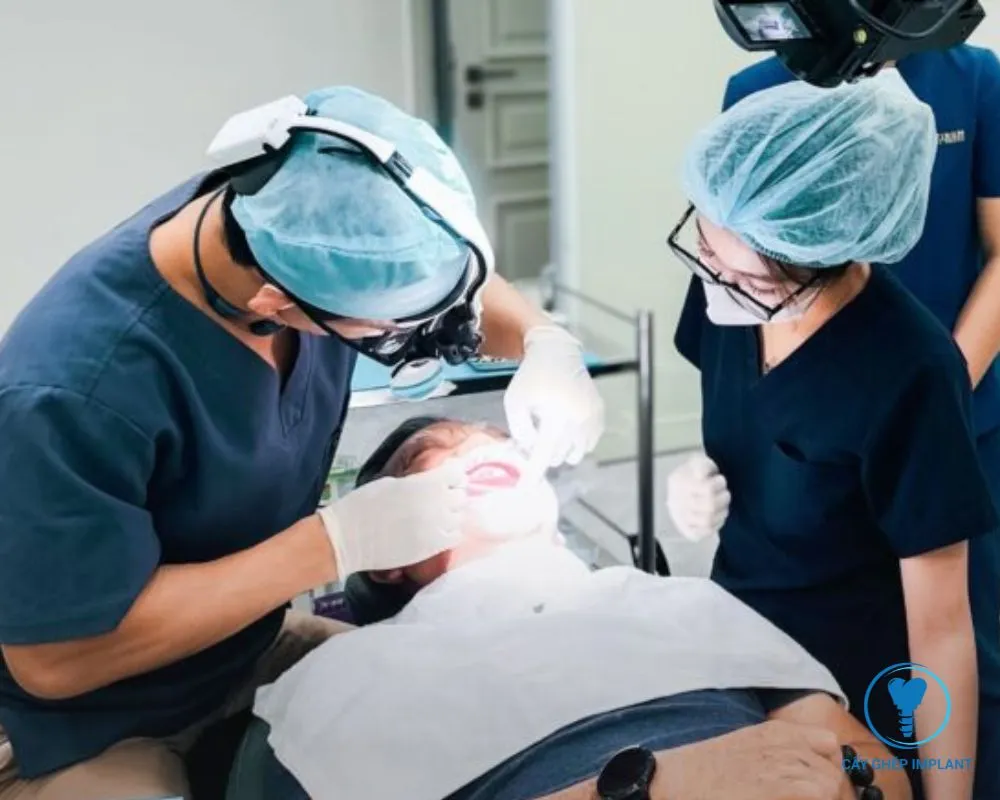 trồng implant răng cửa