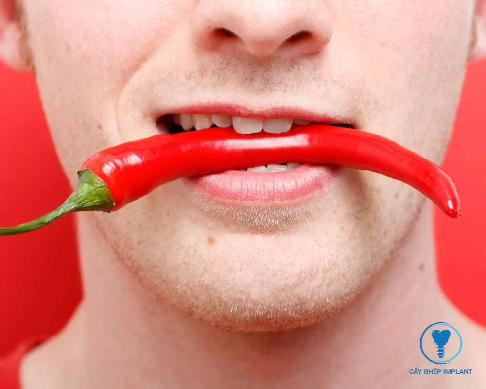 trồng răng implant kiêng ăn gì